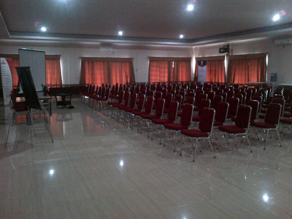 Santa Monica Hotel And Convention Ciherangsating Dış mekan fotoğraf