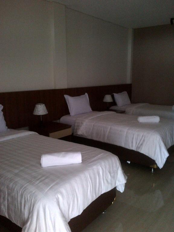 Santa Monica Hotel And Convention Ciherangsating Dış mekan fotoğraf
